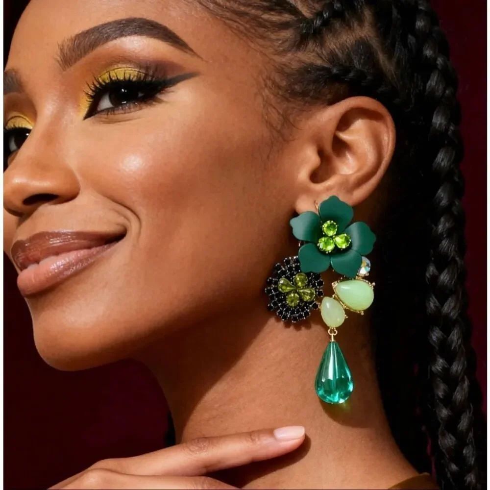 Zara Exquisite Haute Couture Green Earrings Floral Drops